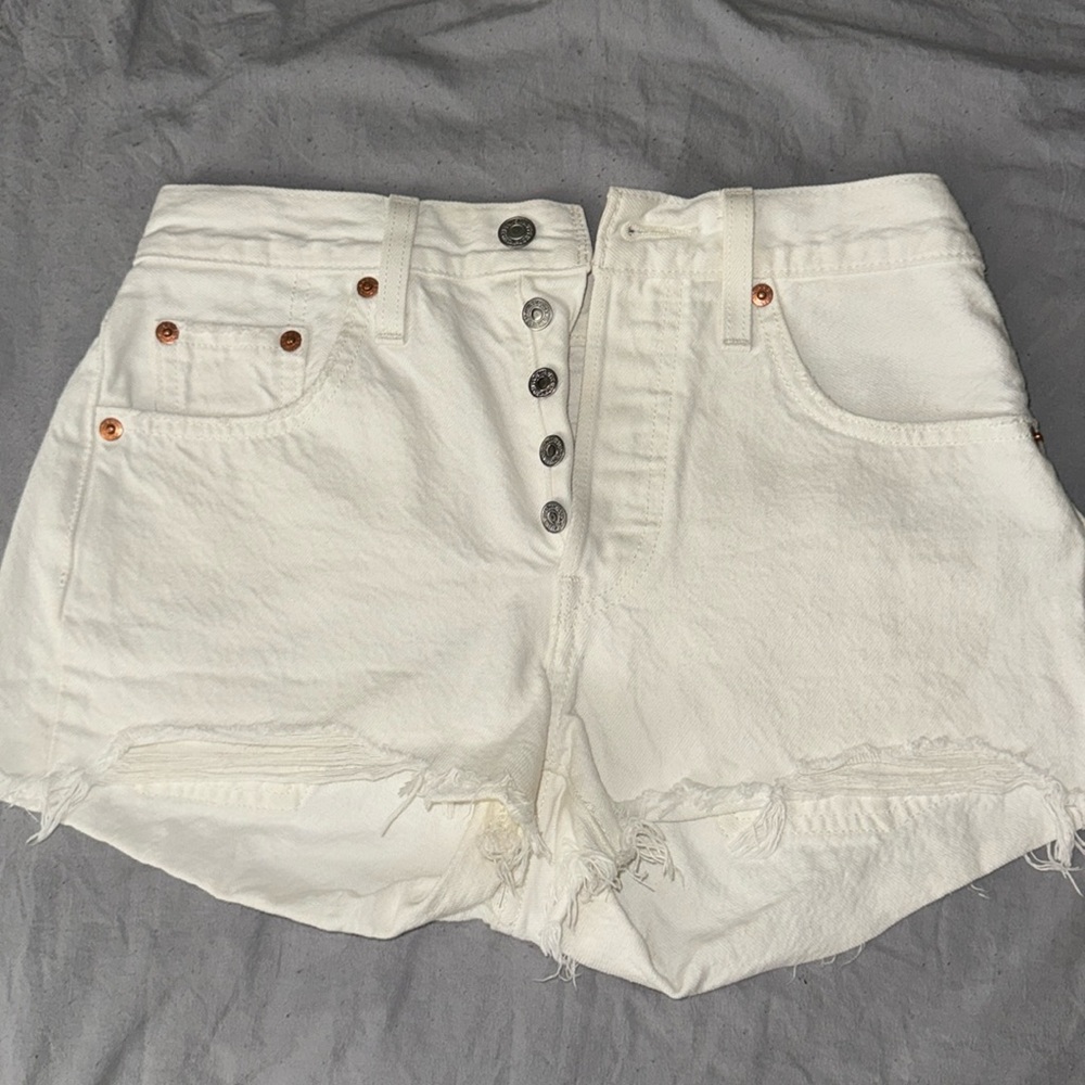 Levi's size 25 cream white micro jean shorts 🤍